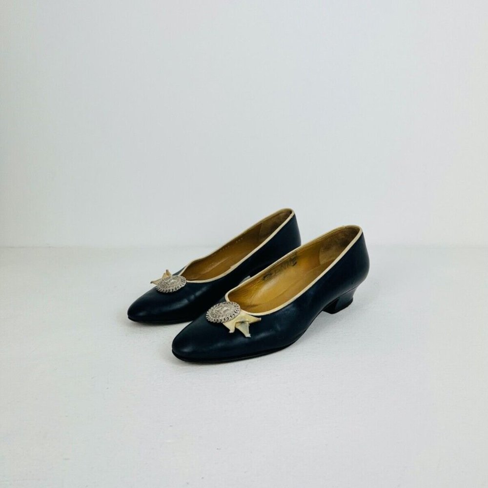 Celine Vintage Navy Blue and Cream Logo Coin Bow Detail Court Heels UK 5.5 - Picture 1 of 14